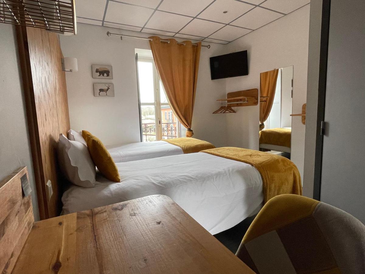 Le Central Hotel-Bar Oloron-Sainte-Marie Zewnętrze zdjęcie
