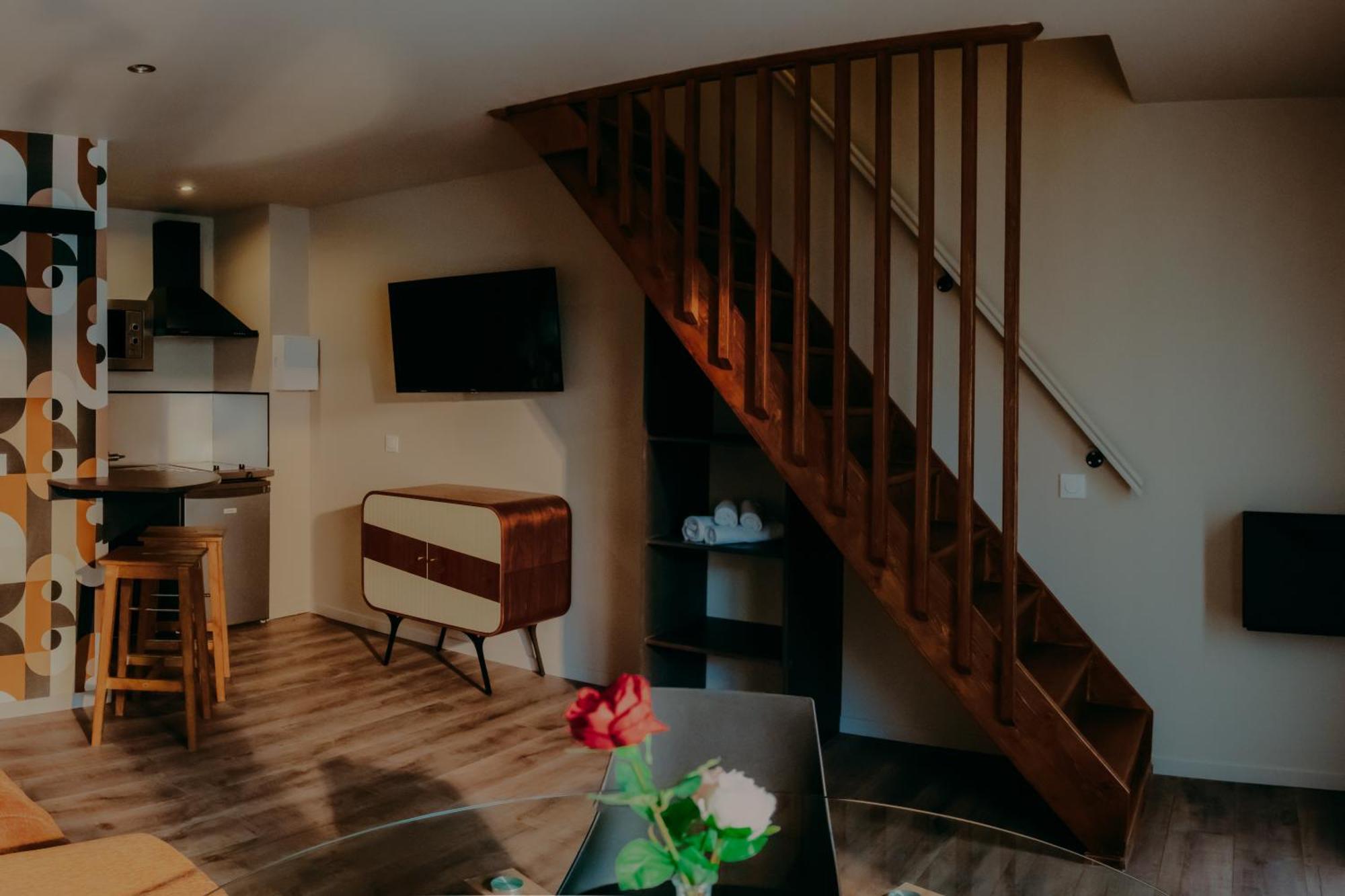 Le Central Hotel-Bar Oloron-Sainte-Marie Zewnętrze zdjęcie